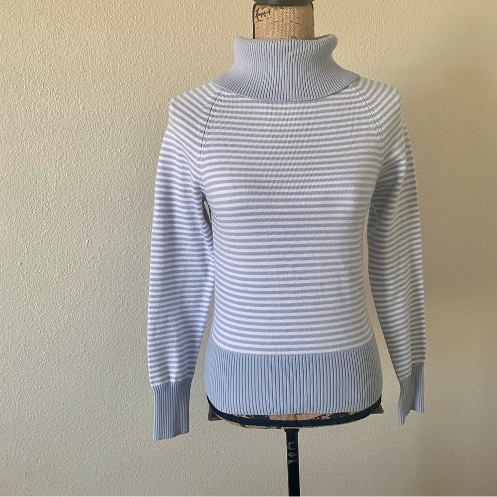Mossimo Turtleneck sweater medium stretch
